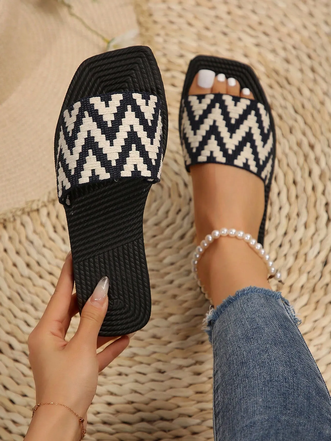 Fashionable & Versatile Women's Casual Summer Sandals, Comfortable Slip-On Flat Slippers For Beach & Vacation, Plus Size Available