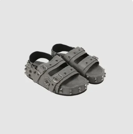 HOLLOW RETRO STYLE CHUNKY SOLE UNISEX SANDAL WITH RIVET