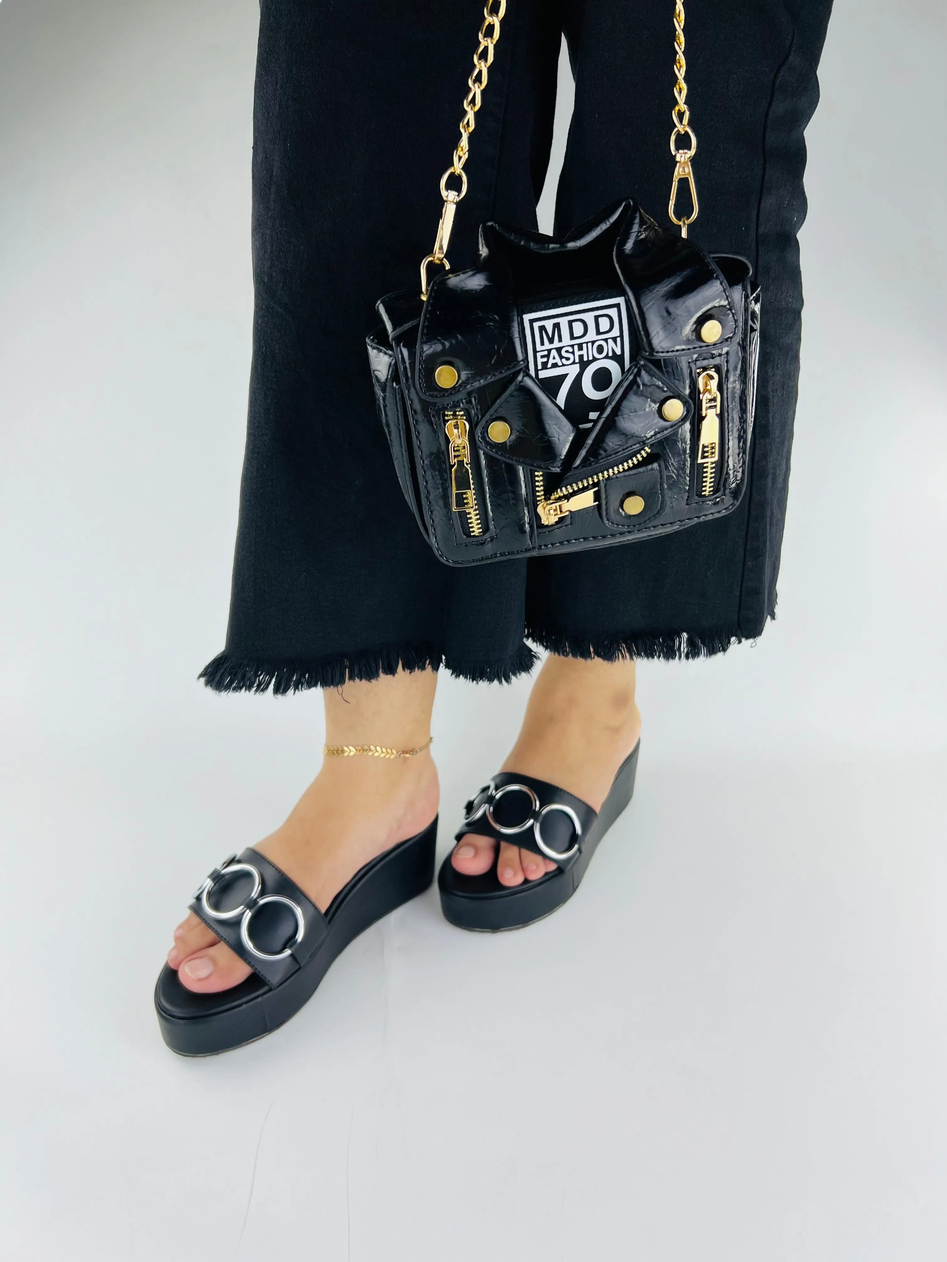 Spunkz Chain Link Wedge Slides in Black