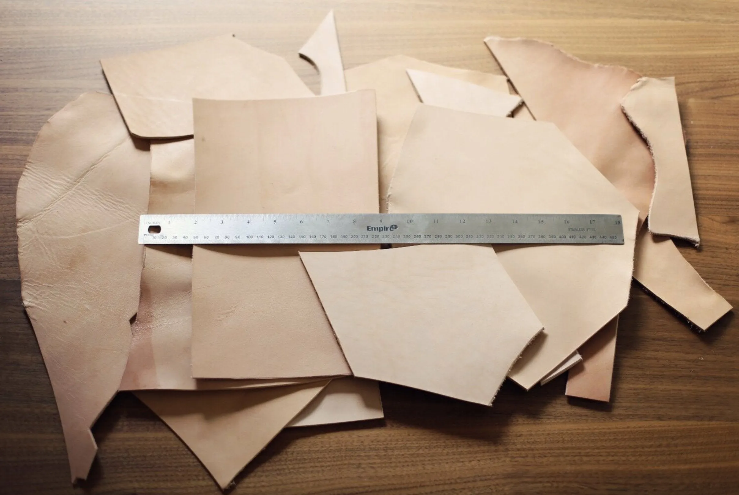 Vegetable Tan Tooling Cowhide Leather Scraps Light 3-6 oz. (1-2.4mm) Thickness